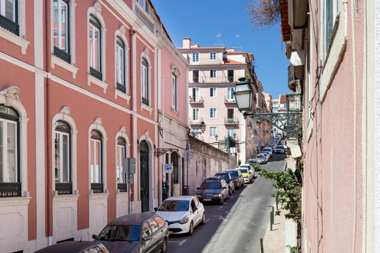 Lejlighed Joivy Principe Real 2br With Terrace Nearby Botanical Garden Of Lisboa